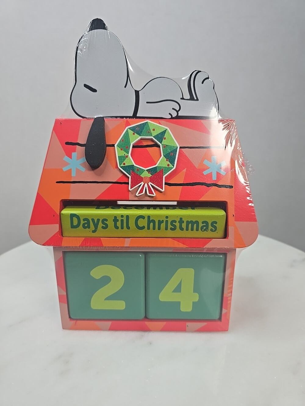 Snoopy's Countdown to Christmas Calendar Wood Table Peanuts Decor New sealed
